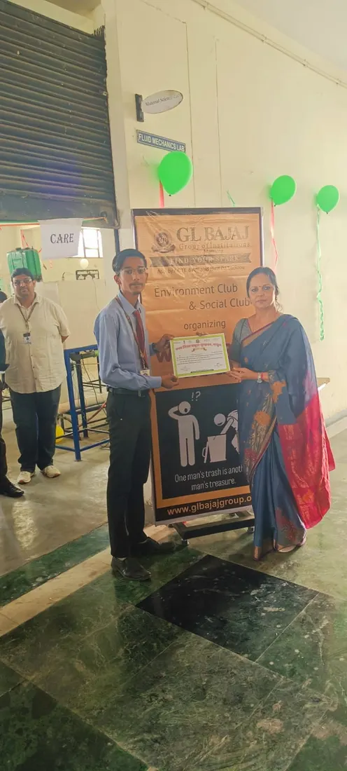 Sarwang Shukla receiving a certificate from the GL Bajaj Environment and Social Club